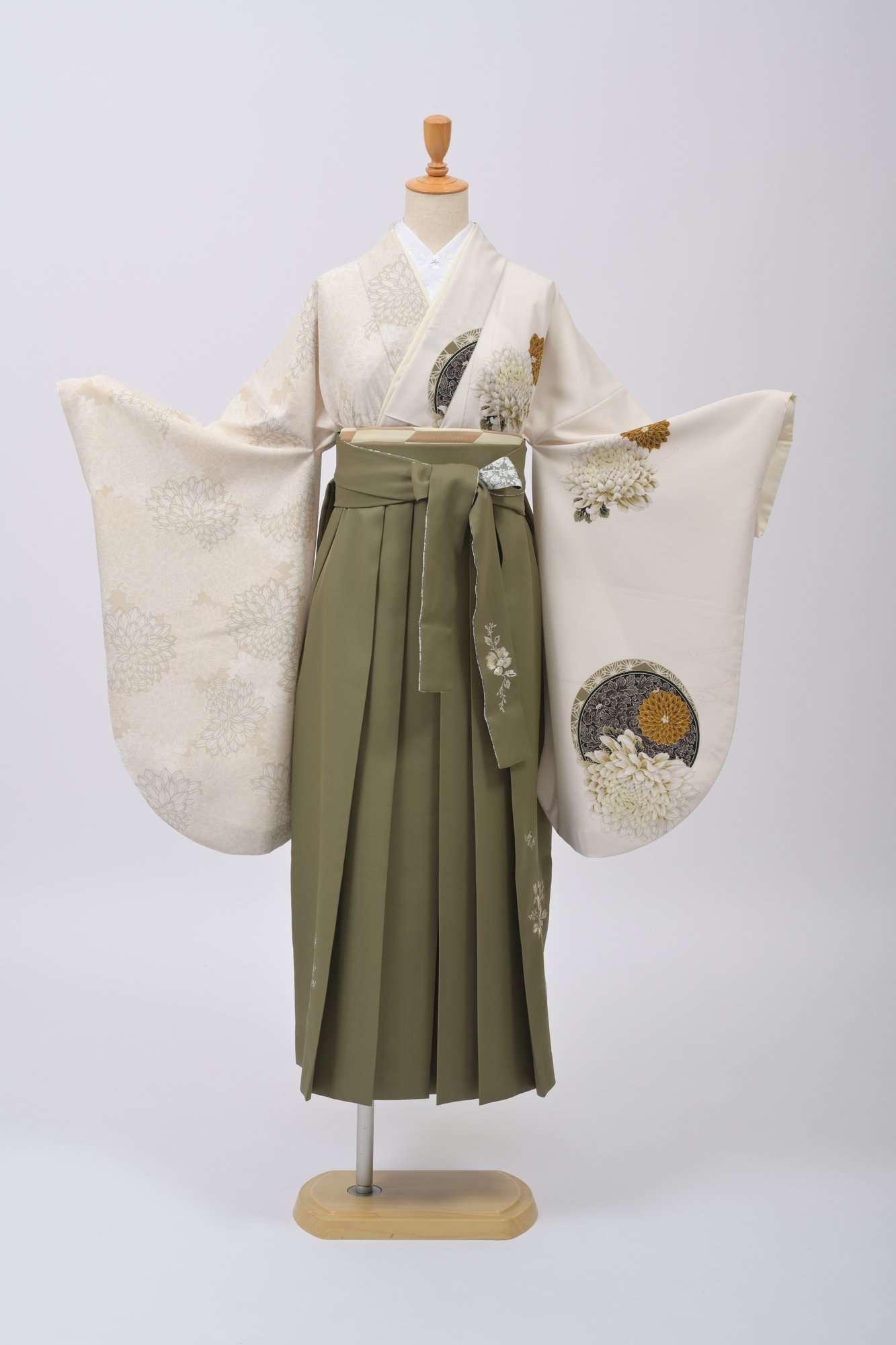 JAPANSTYLE 中村里砂・ベージュ×菊（片身替わり）